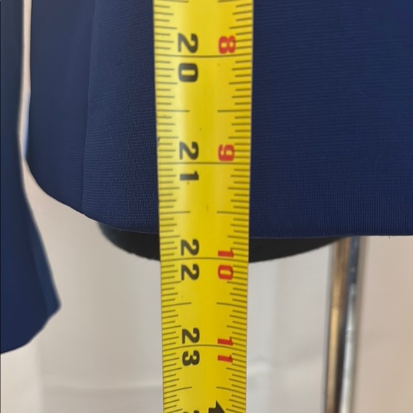 Nine West Women's lined fitted Blue Blazer. Size 10 - Picture 9 of 14